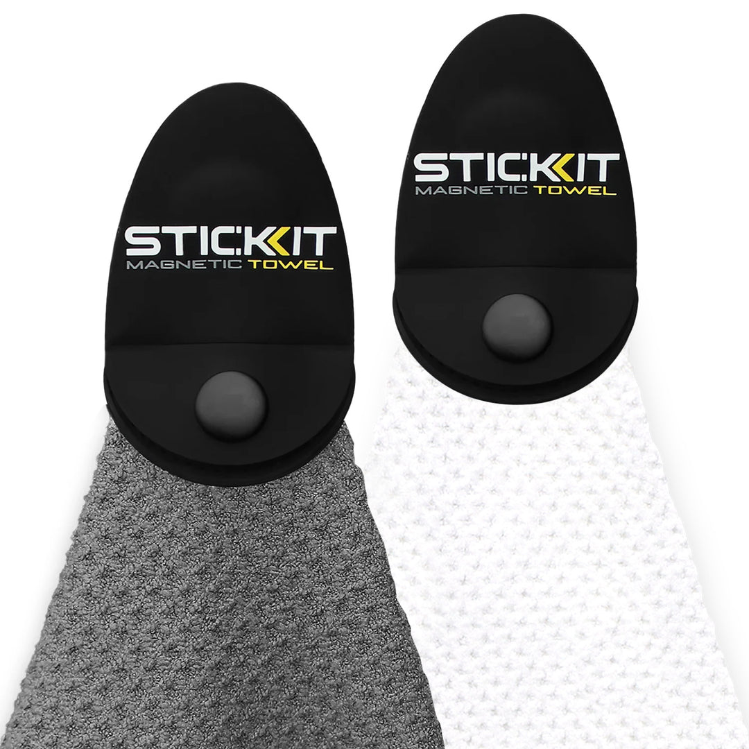 Black and white magnetic towels with STIC:KIT logo, made of absorbent material, perfect for sports and outdoor activities.