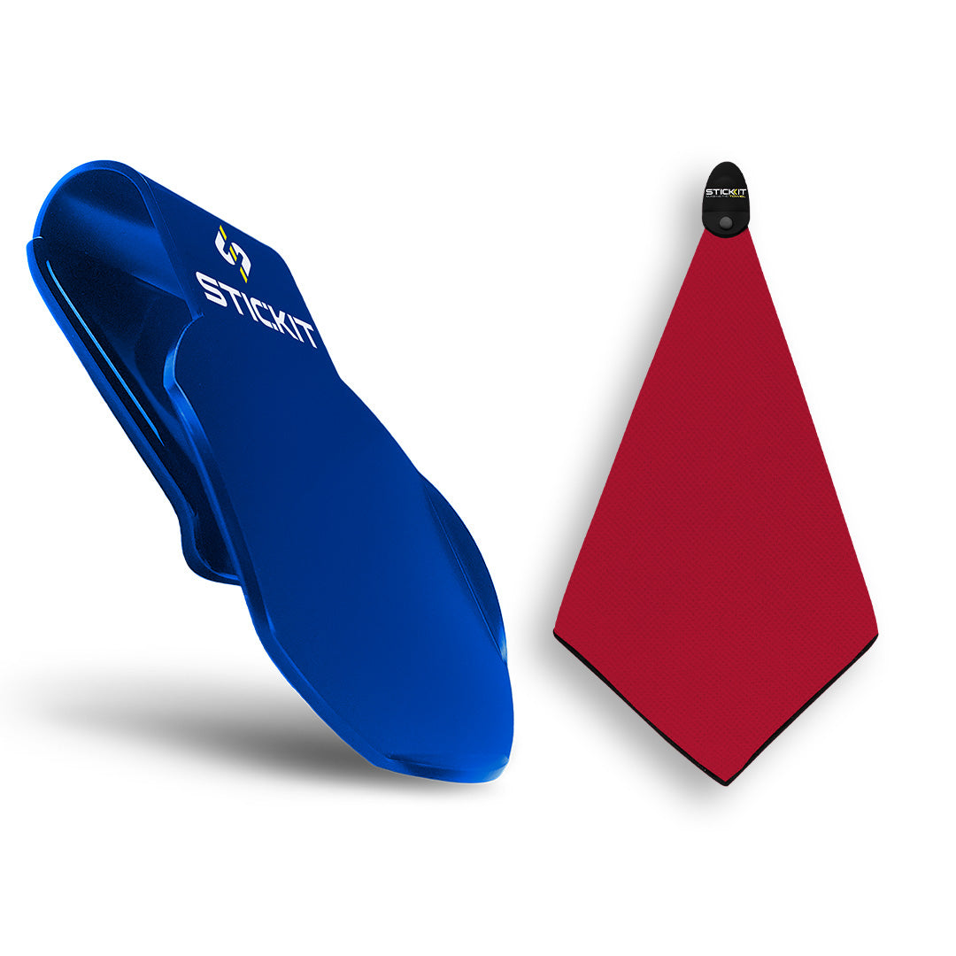 Blue silicone clip with red microfiber towel, ideal for sports and outdoor activities, branded with "STICKIT."